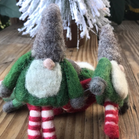 Pottery Barn Adorably Cute Gnome Handcrafted Wool Felt Napkin Rings - Set Of 4 - Picture 6 of 16